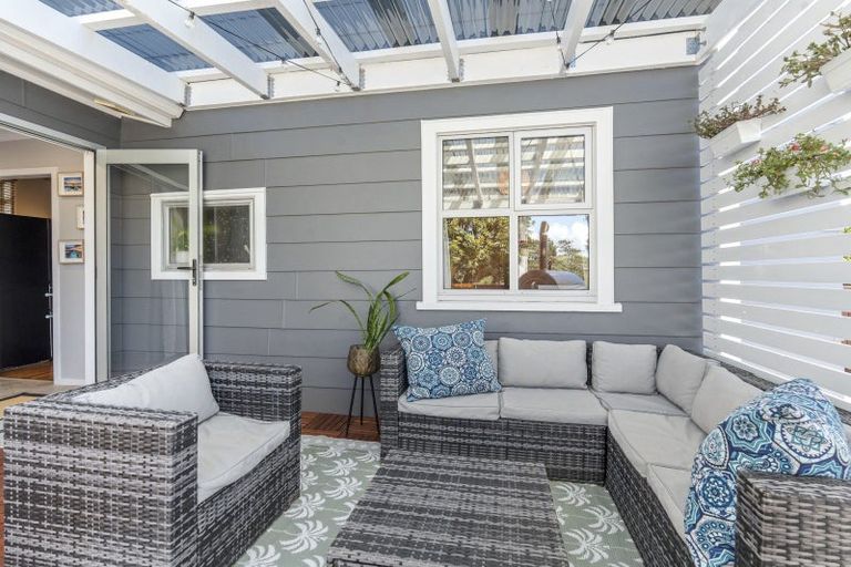 Photo of property in 53 Ngamotu Road, Moturoa, New Plymouth, 4310