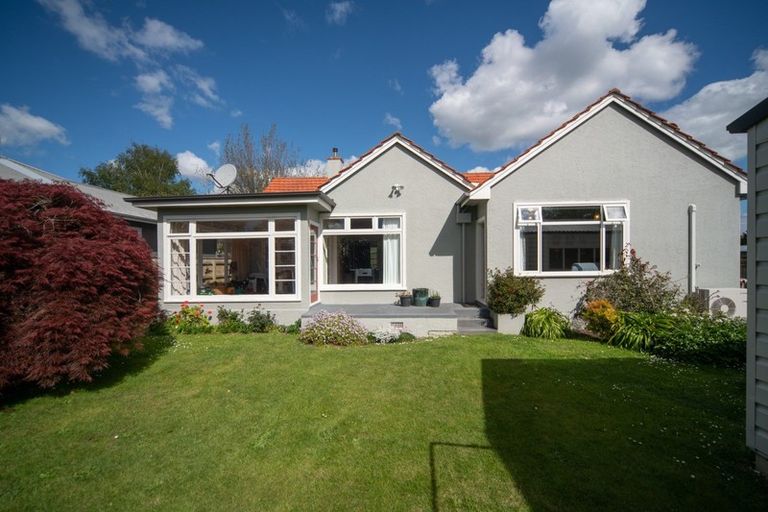 Photo of property in 547 Featherston Street, Roslyn, Palmerston North, 4414