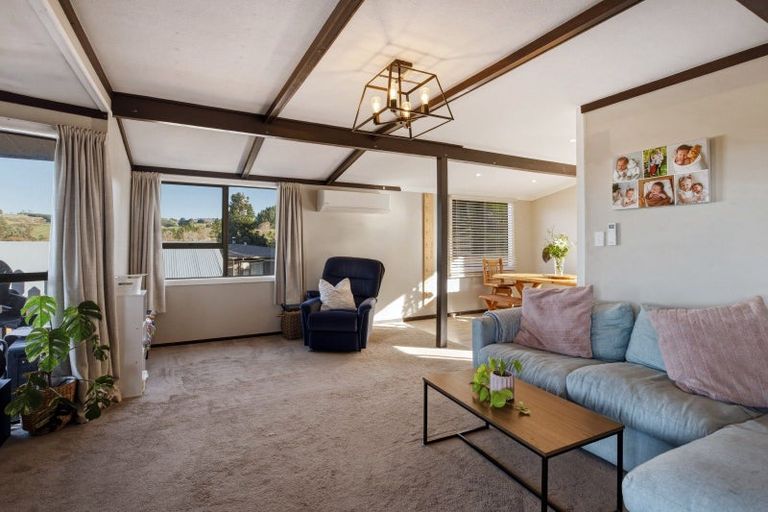 Photo of property in 17 Mountain Road, Western Heights, Rotorua, 3015