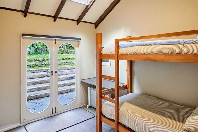 Photo of property in 30 Ferry Road, Days Bay, Lower Hutt, 5013