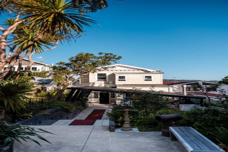 Photo of property in 32 Talavera Terrace, Kelburn, Wellington, 6012