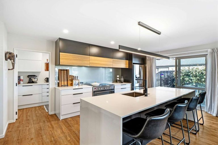 Photo of property in 13 Angus Place, Rangiora, 7400