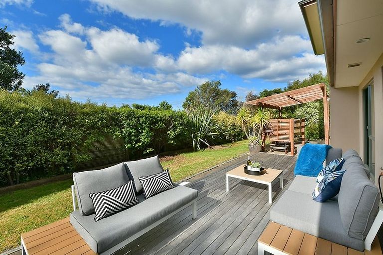 Photo of property in 32 Alec Craig Way, Gulf Harbour, Whangaparaoa, 0930