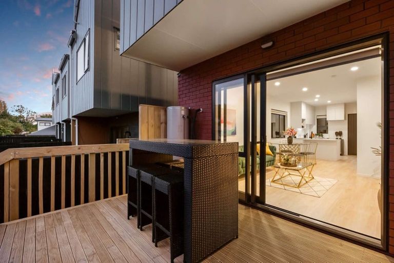 Photo of property in 21 Toanga Place, Mount Wellington, Auckland, 1062