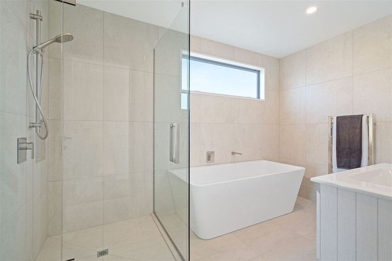 Photo of property in 37 Collies Road, Casebrook, 8051