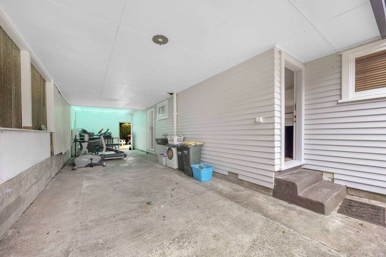 Photo of property in 13 Stratton Street, Normandale, Lower Hutt, 5010