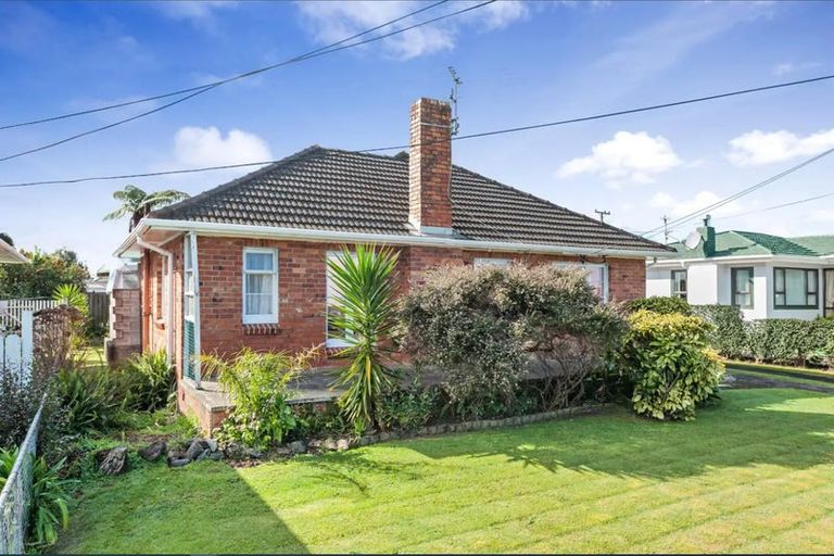 Photo of property in 14 Motatau Road, Papatoetoe, Auckland, 2025