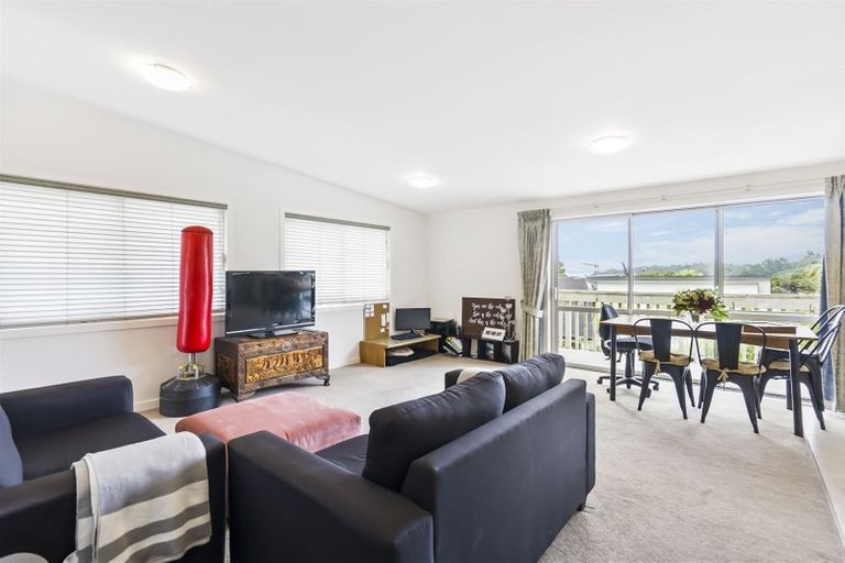 Photo of property in 10 Treetops Way, Bayview, Auckland, 0629