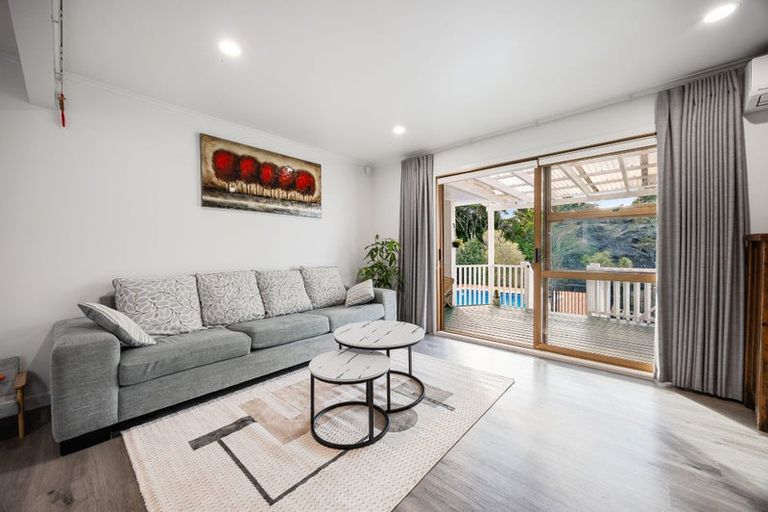 Photo of property in 40 Pupuke Road, Hillcrest, Auckland, 0627