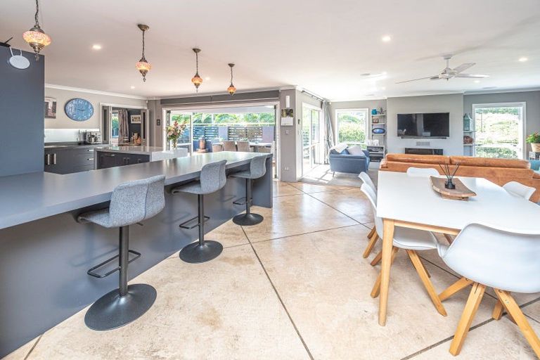 Photo of property in 18 Golf Vue Place, Castlecliff, Whanganui, 4501