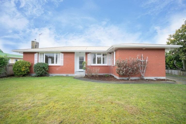 Photo of property in 3 Patea Place, Terrace End, Palmerston North, 4410