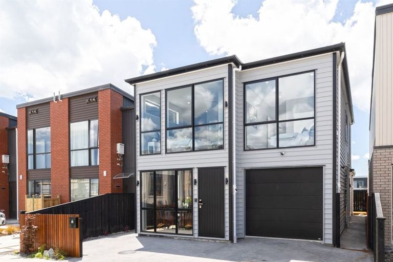 Photo of property in 15 Landing Path Drive, Hobsonville, Auckland, 0616