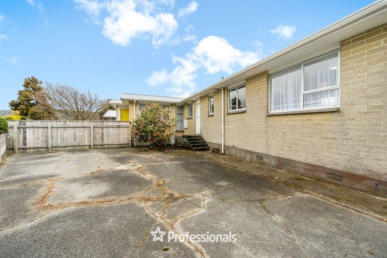 Photo of property in 15b Pencarrow Crescent, Wainuiomata, Lower Hutt, 5014