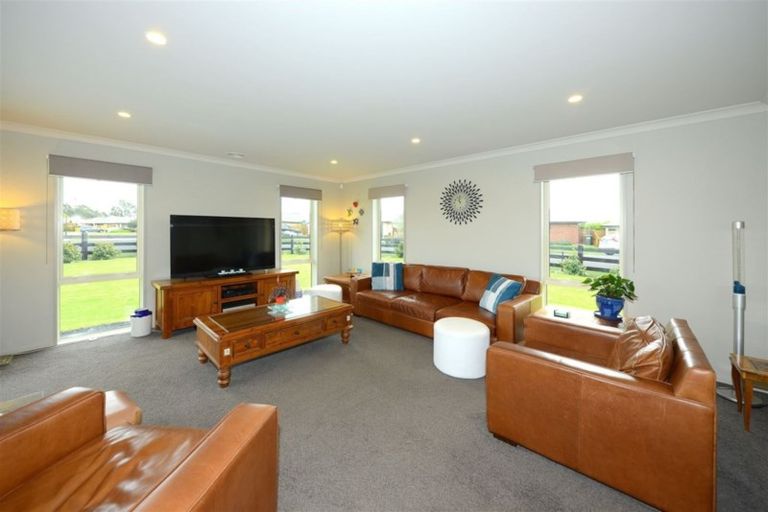 Photo of property in 2 Binyon Place, Rolleston, 7614