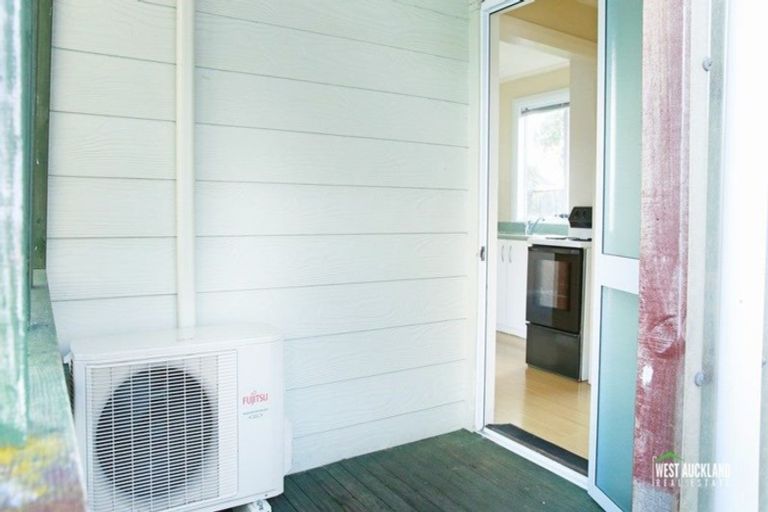 Photo of property in 2/1 Imperial Place, Henderson, Auckland, 0612