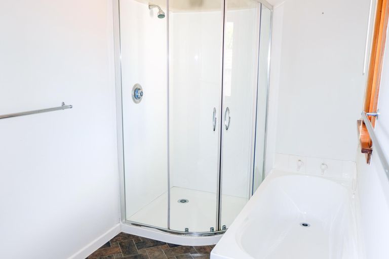 Photo of property in 74 Wharfe Street, South Hill, Oamaru, 9400