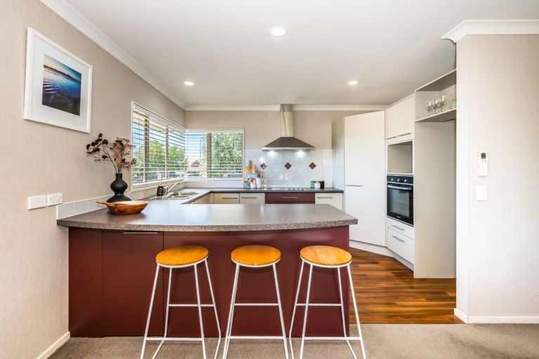 Photo of property in 53 Realm Drive, Paraparaumu, 5032