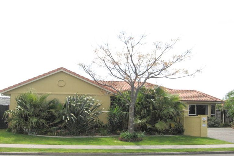 Photo of property in 22 Beachwater Drive, Papamoa Beach, Papamoa, 3118