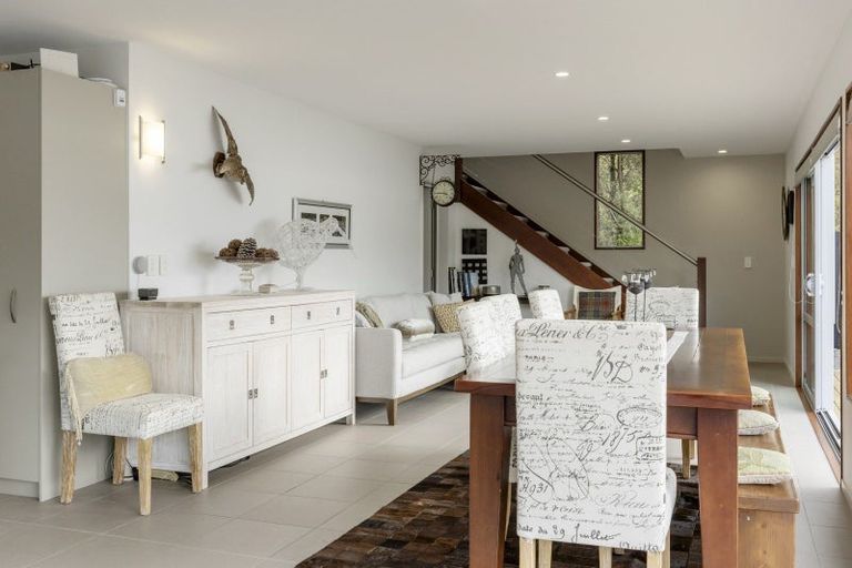 Photo of property in 26 Whakamoenga Point, Acacia Bay, Taupo, 3385