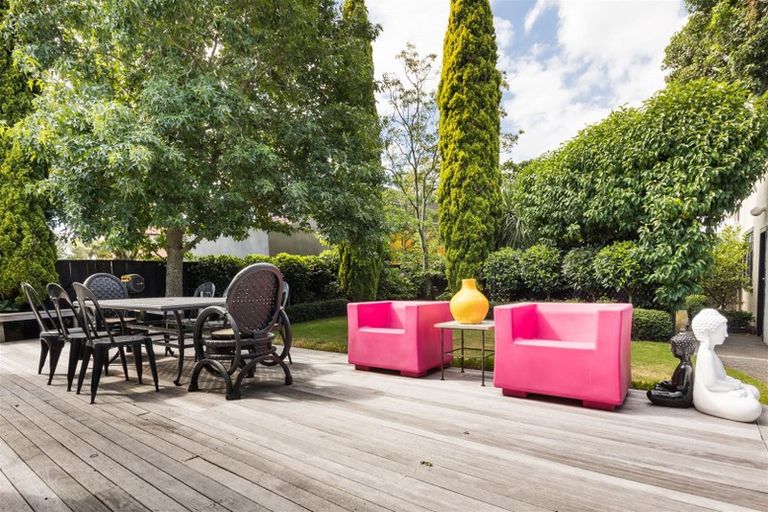 Photo of property in 15 Ake Ake Avenue, Hokowhitu, Palmerston North, 4410