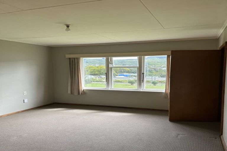 Photo of property in 46 Taylor Terrace, Tawa, Wellington, 5028
