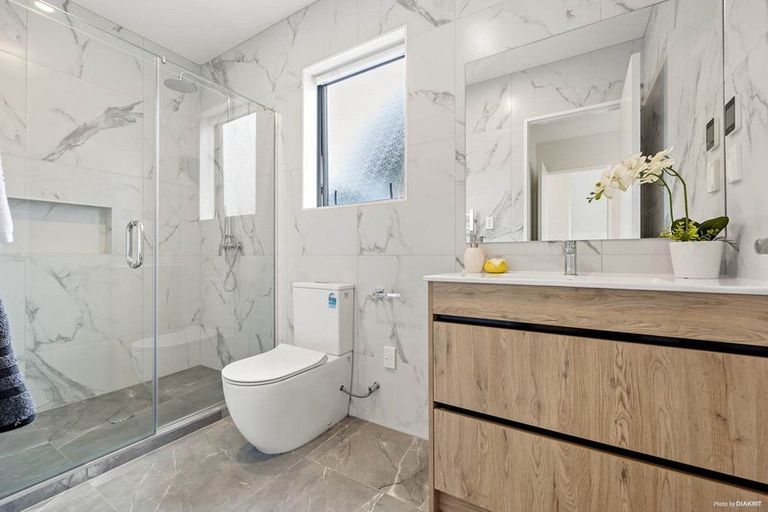 Photo of property in 12a Sheridan Drive, New Lynn, Auckland, 0600