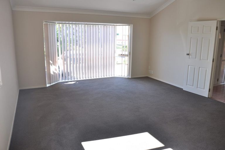 Photo of property in 23 Simon Owen Place, Golflands, Auckland, 2013