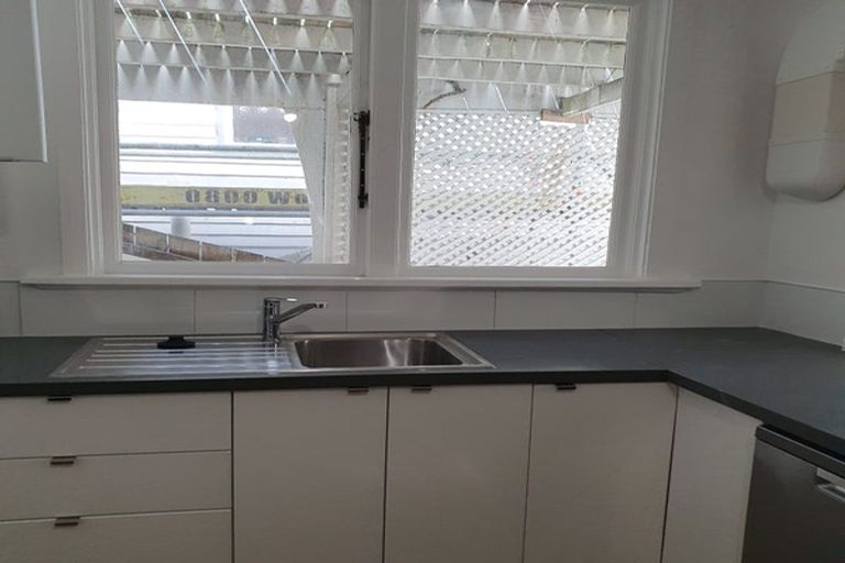 Photo of property in 21 Central Terrace, Kelburn, Wellington, 6012