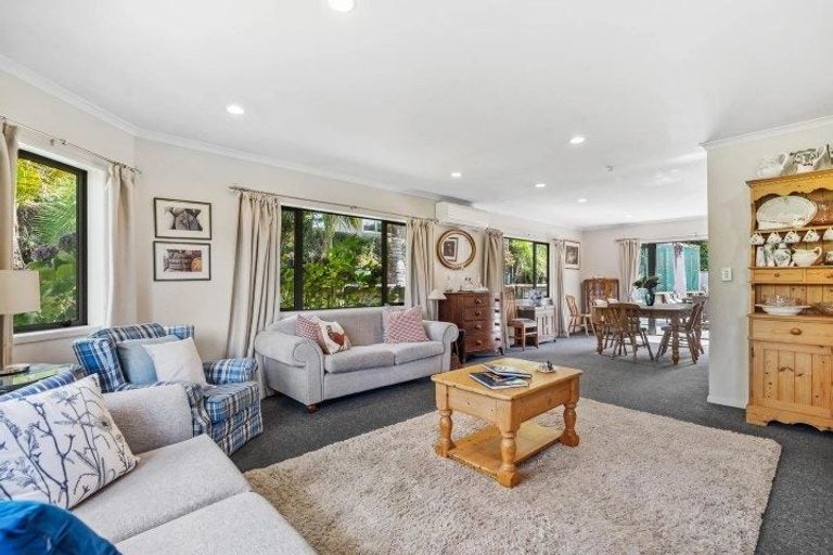 Photo of property in 15 Kokako Place, Horahora, Whangarei, 0110