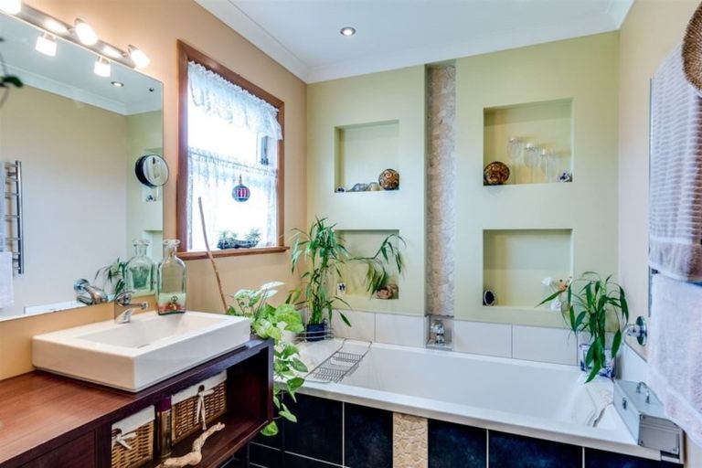 Photo of property in 65 Clarence Cox Crescent, Pirimai, Napier, 4112