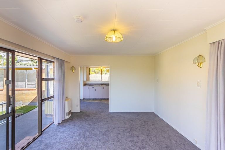 Photo of property in 6 Leatham Avenue, Strandon, New Plymouth, 4312