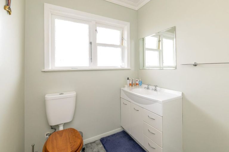 Photo of property in 145 Queen Street West, Levin, 5510