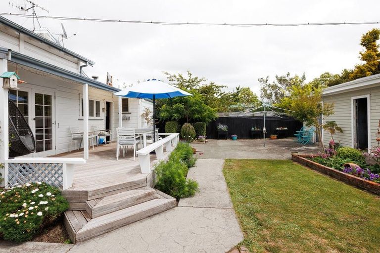 Photo of property in 30 Cuba Street, Marton, 4710