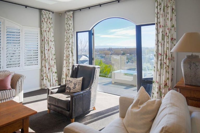 Photo of property in 39 Overdale Drive, Cashmere, Christchurch, 8022