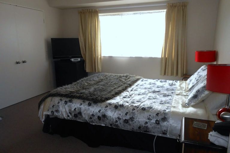 Photo of property in 72 Sutton Crescent, Papakura, 2110