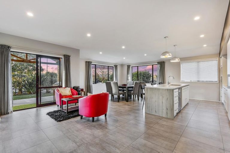 Photo of property in 2 Jessie Rise, Riverhead, 0820