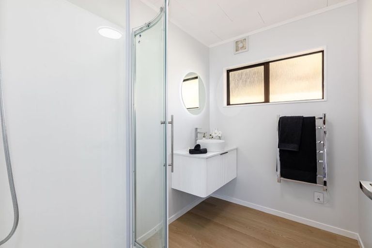 Photo of property in 62 Gloaming Hill, Titahi Bay, Porirua, 5022