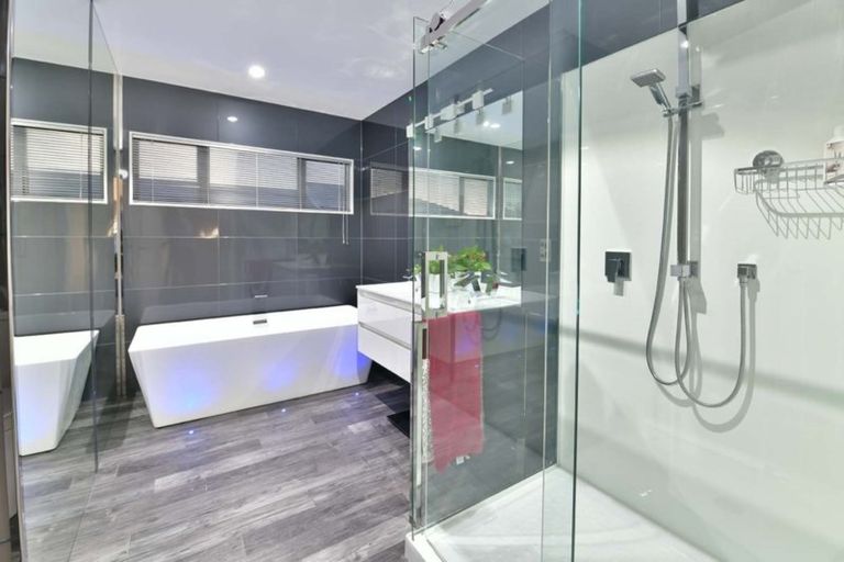 Photo of property in 803 Whangaparaoa Road, Manly, Whangaparaoa, 0930