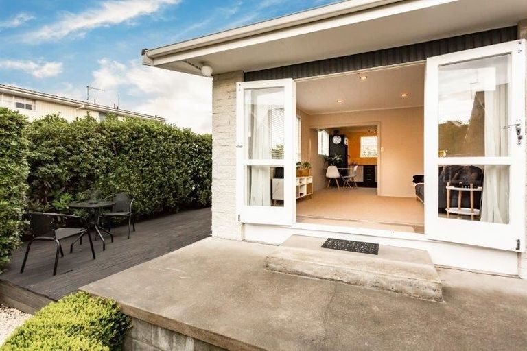 Photo of property in 1/15a Bennett Street, St Albans, Christchurch, 8052