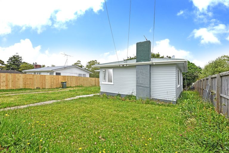 Photo of property in 3 Luke Place, Otara, Auckland, 2023