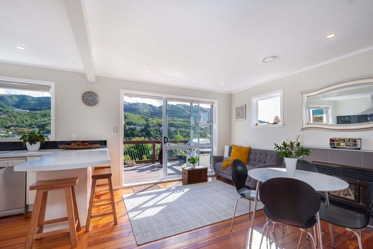 Photo of property in 51 Handyside Street, Tawa, Wellington, 5028