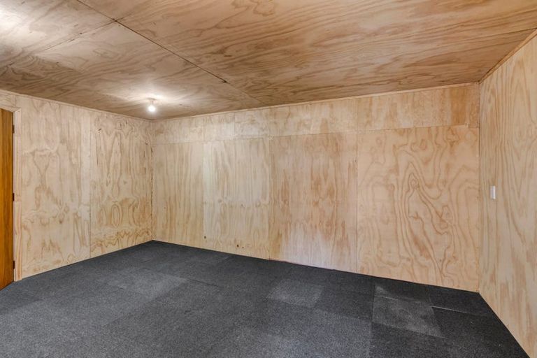 Photo of property in 1 Fairfax Terrace, Frankleigh Park, New Plymouth, 4310