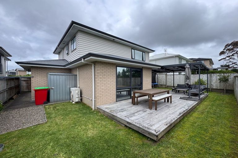 Photo of property in 24 Arthur Rolfe Lane, Swanson, Auckland, 0614