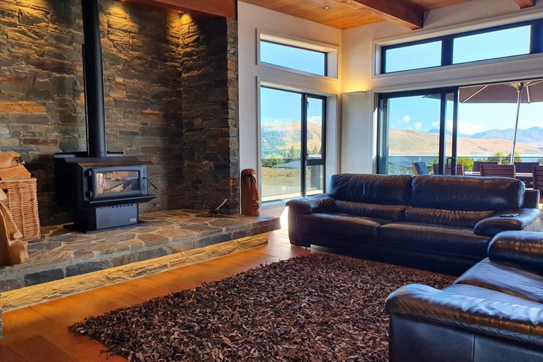 Photo of property in 16 Mistake Drive, Lake Tekapo, 7999