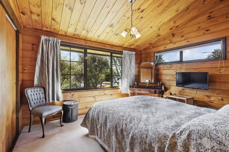 Photo of property in 28 John Witton Drive, Crofton Downs, Wellington, 6035