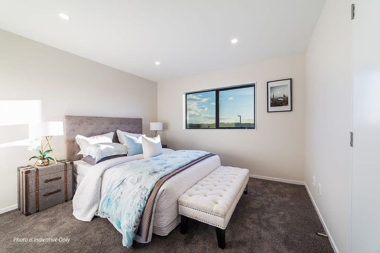 Photo of property in 8 Korowhiti Road, Clarks Beach, 2122