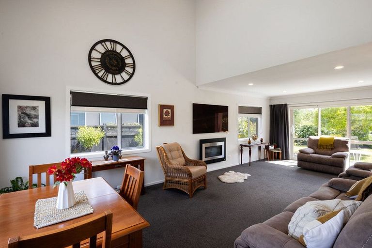 Photo of property in 11 Tucker Close, Leamington, Cambridge, 3432