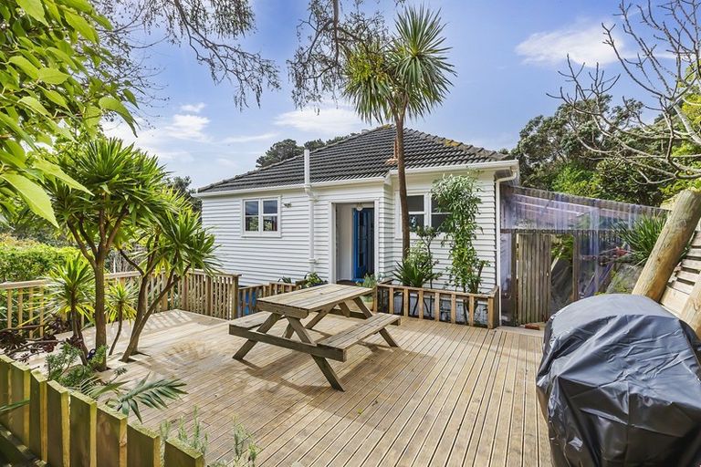 Photo of property in 24 Tannadyce Street, Strathmore Park, Wellington, 6022