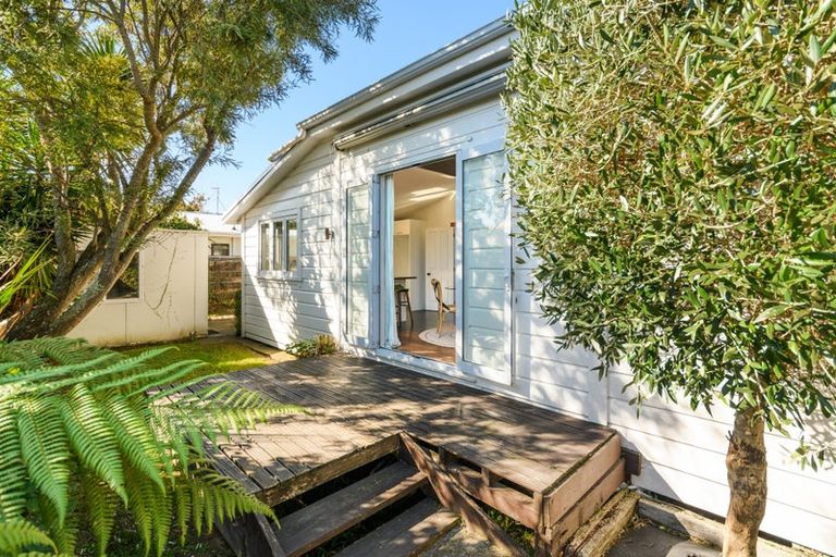 Photo of property in 17 Millar Street, Terrace End, Palmerston North, 4410