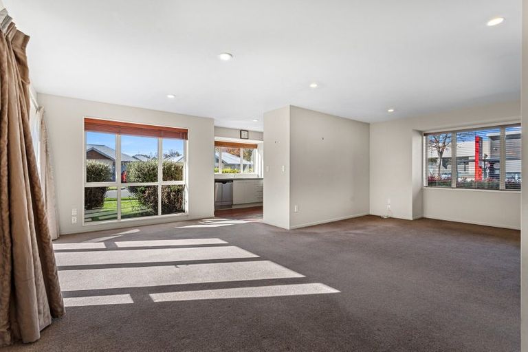 Photo of property in 11 Mounter Avenue, Northwood, Christchurch, 8051